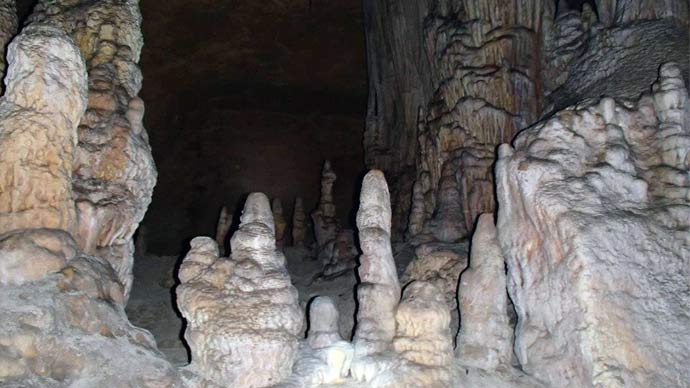 Cornavaques cave